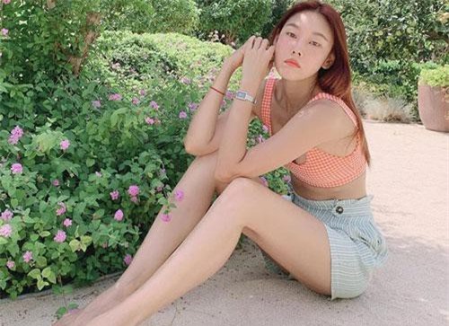 Những sao Hàn bị chỉ trích vì ăn mặc hở hang