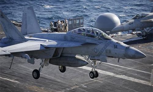 Máy bay cảnh báo đâm hỏng 4 tiêm kích trên tàu sân bay Mỹ