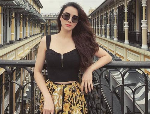 Sau bao năm rời làng mẫu Việt, 'đệ nhất mỹ nhân phồn thực' vẫn xinh đẹp rạng ngời