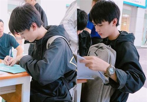 Nam sinh đẹp trai “siêu cấp” đi nhập học khiến chị em đứng hình