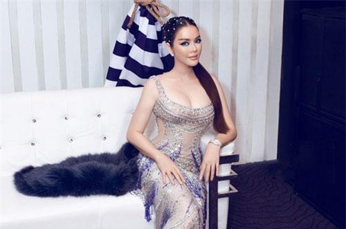  Bị chê photoshop quá đà, ngay sau đó Lý Nhã Kỳ có hành động bất ngờ 