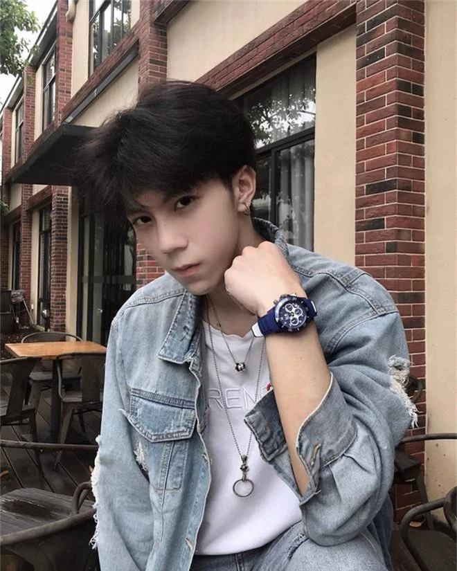Nam sinh lớp 10, đã cao 1m81 lại còn lai Việt - Trung: Hot nhờ nhan sắc được ví với nam thần! - Ảnh 2. Nam sinh lớp 10, đã cao 1m81 lại còn lai Việt - Trung: Hot nhờ nhan sắc được ví với nam thần! - Ảnh 2.