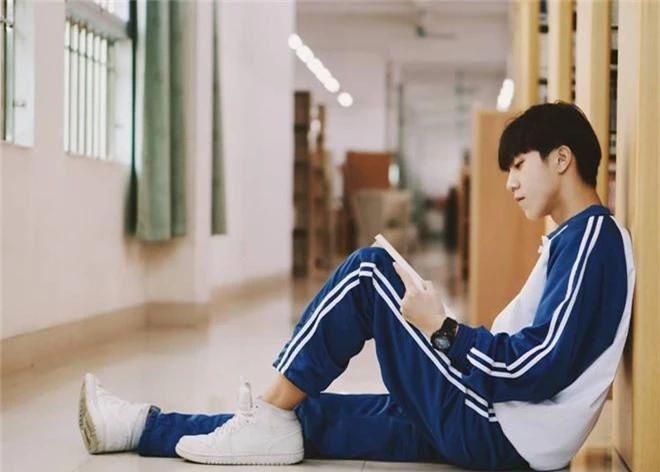 Nam sinh lớp 10, đã cao 1m81 lại còn lai Việt - Trung: Hot nhờ nhan sắc được ví với nam thần! - Ảnh 4. Nam sinh lớp 10, đã cao 1m81 lại còn lai Việt - Trung: Hot nhờ nhan sắc được ví với nam thần! - Ảnh 4.