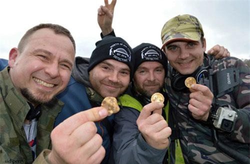 Tìm thấy tiền cổ từ thế kỷ 14 trị giá gần 200.000 USD