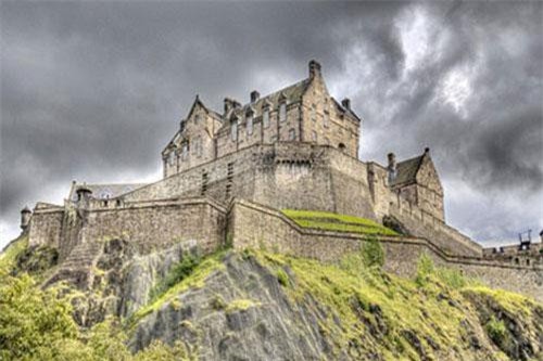 Lịch sử đen tối của loạt lâu đài ma ám nổi tiếng nhất