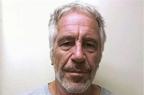 Hình ảnh chụp tỷ phú Jeffrey Epstein khi ở trong tù hồi tháng 7. Ảnh: NYT. 