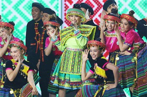  MV "Để Mị nói cho mà nghe", Hoàng Thùy Linh ẵm luôn giải Phong cách ấn tượng