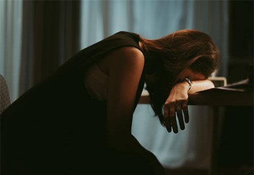 Tôi trách mẹ chồng không trông cháu vì nghĩ bà lười nhác, để rồi bật khóc khi biết sự thật