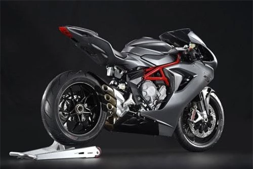 6. MV Agusta F3 675 2019 (giá khởi điểm: 15.390 euro).