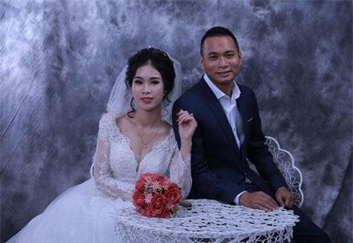 Cặp vợ chồng nên duyên từ "Quỳnh búp bê" sắp sinh ba