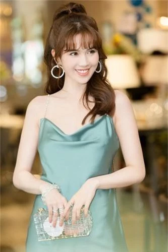 Choang vang biet thu sang chanh 50 ty dong cua Ngoc Trinh ban trai dai gia tang-Hinh-5