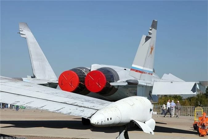Lo thoi gian sieu tiem kich MiG-41 cua Nga 
