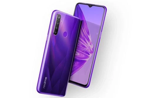 “Trái tim” của Realme 5 là chip Qualcomm Snapdragon 665 (sản xuất trên tiến trình 11nm) lõi 8 với xung nhịp tối đa 2 GHz, GPU Adreno 610. RAM 3 GB/ROM 32GB, RAM 4 GB/ROM 64GB hoặc RAM 4 GB/ROM 128GB, có khe cắm microSD chuyên dụng với dung lượng tối đa 256 GB. Hệ điều hành Android 9.0 Pie, được tùy biến trên giao diện người dùng ColorOS 6.0.