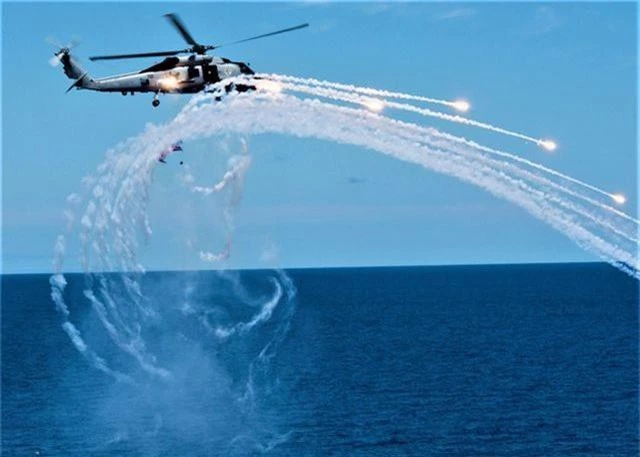 “Soi” sát thủ toàn năng Sikorsky MH-60R “Diều hâu biển” - 2