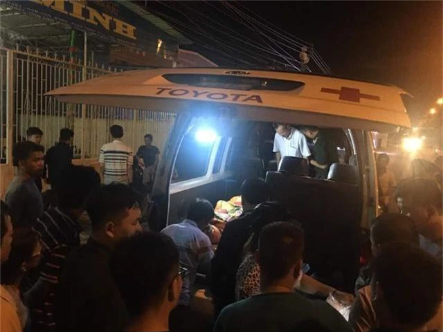 Tìm thấy thi thể 4 du khách bị sóng biển cuốn trôi ở Bình Thuận - 2