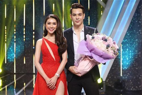  Hoa hậu Tường Linh bị bạn bè nghi là les