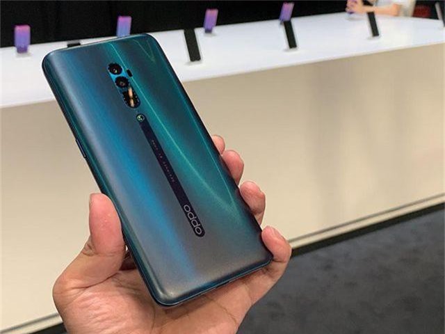 Điện thoại nào bán chạy nhất phân khúc 10-15 triệu đồng tại Việt Nam?