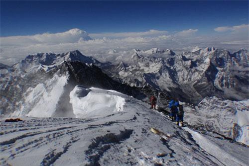 Lạnh sống lưng hành trình chinh phục nóc nhà thế giới đầy hiểm nguy