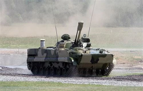 Trao đổi với RIA Novosti, Giám đốc phụ trách mảng vũ khí thông thường, đạn dược, hóa chất đặc biệt Tập đoàn Rostec - ông Sergey Abramov cho hay, xe chiến đấu bộ binh binh BMP-3 của Nga sẽ nhận được ác hệ thống phòng vệ chủ động trong quá trình hiện đại hóa. Nguồn ảnh: Wikipedia
