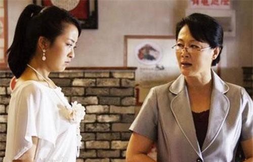 Phát hiện bí mật động trời của mẹ chồng, nàng dâu lên MXH “khóc than” và kể thêm tội chồng không bênh còn hùa vào quở trách