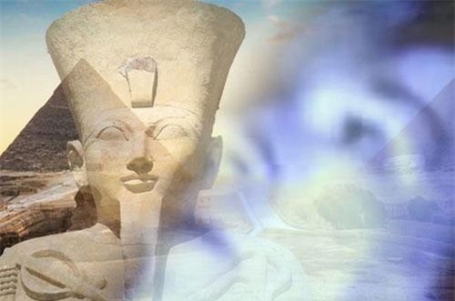 Người ngoài hành tinh từng bắt cóc du khách Liên Xô gần kim tự tháp?