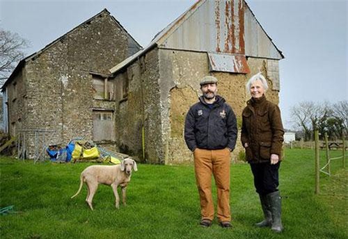 Rùng rợn ngôi nhà “ma ám” bỏ hoang 50 năm ở Anh