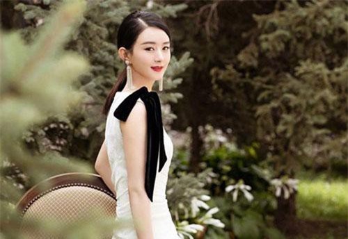 Triệu Lệ Dĩnh cực xinh ngày trở lại showbiz