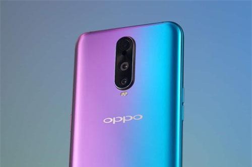 Smartphone 3 camera sau, RAM 8 GB của Oppo giảm giá 2 triệu tại Việt Nam