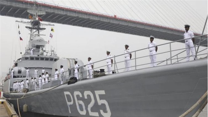 Trung Quốc tháo sạch vũ khí 'ngon' trên chiến hạm tặng cho Sri Lanka