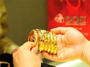 Giá vàng ngày 24/8: Giảm mạnh nhất trong 6 tháng qua