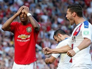 Rashford đá hỏng phạt đền, M.U thua sốc trên sân Old Trafford