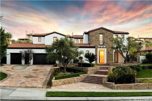 Nữ tỷ phú trẻ tuổi Kylie Jenner mua bán nhà đất nhiều đến mức nào