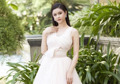 Tim vướng tin hẹn hò Đàm Phương Linh, Trương Quỳnh Anh tuyên bố: Chuyện bên ngoài cánh cửa tôi đã không quan tâm nữa