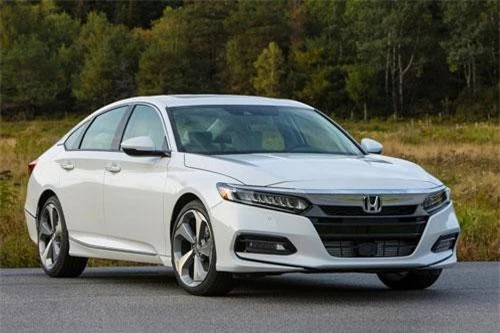 Honda Accord thế hệ thứ 10.