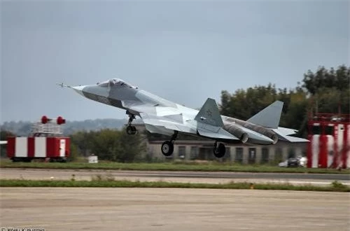  Khả năng tàng hình của Su-57 rõ rệt nhất ở bán cầu trước. Dự tính nó có khả năng làm giảm tiết diện radar xuống còn một quả bóng quần vợt nhìn từ góc tối ưu. Ảnh: Wikipedia