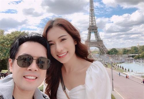 Vợ chồng Dương Khắc Linh, Sara Lưu bí mật sang Thụy Sĩ mừng sinh nhật cho mẹ