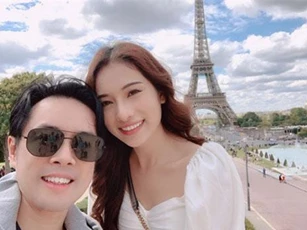 Vợ chồng Dương Khắc Linh, Sara Lưu bí mật sang Thụy Sĩ mừng sinh nhật cho mẹ