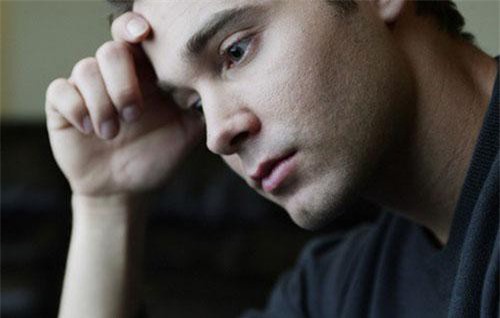 Trùng hợp làm sao khi về nhà bạn gái chơi, tôi lại khám phá ra thân phận thật sự của mình cùng những bí mật bấy lâu mẹ tôi cất giấu