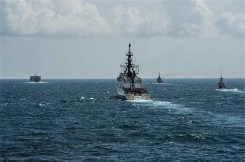 Tập trận hàng hải CARAT 2019 được khởi động từ đầu tháng 8 với sự tham gia của 6 tàu chiến Indonesia và Mỹ cùng các nhóm đặc nhiệm hải quân tinh nhuệ. Ảnh: DVIDS
