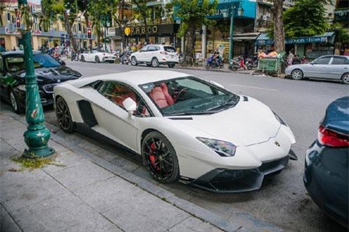 Tận mục Lamborghini Aventador hơn 30 tỷ tại Hà Nội
