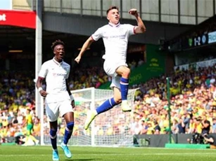 Abraham lập cú đúp, Chelsea có 3 điểm đầu tiên