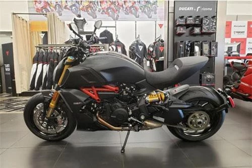 10. Ducati Diavel 1260 S Trilling Black & Dark Stealth 2019.