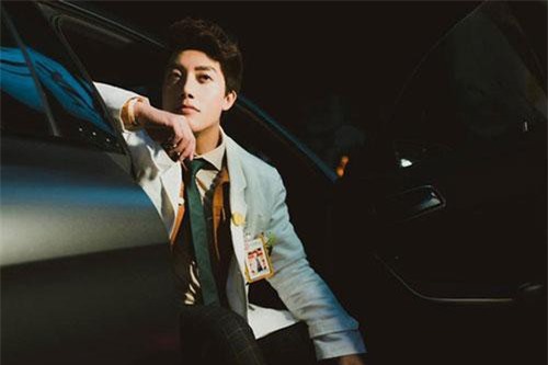 5 chàng bác sĩ điển trai gây “bão” mạng xã hội đúng chuẩn mực '"con nhà người ta"