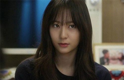 Đi chợ nhờ mẹ chồng trông con, về nhà tôi sửng sốt khi thấy đầu con sưng to một cục nhưng thái độ của bà càng khiến tôi giận điên người