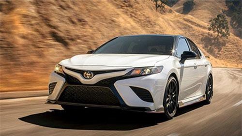 Toyota Camry 2020 bản thể thao hé lộ giá bán hơn 700 triệu đồng