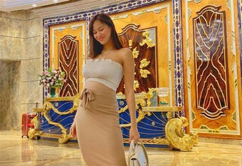 Mang thai 6 tháng, Phương Mai "gây sốc" khi vẫn đi giày cao chót vót 