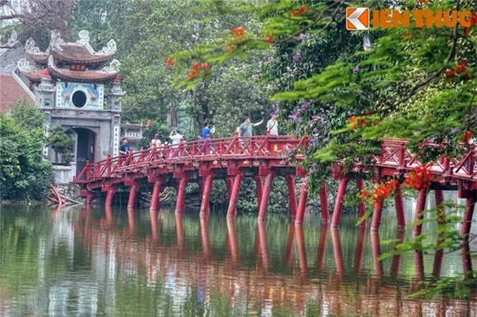 Dieu linh dieu rieng co o ngoi den noi tieng nhat Ha Noi-Hinh-9