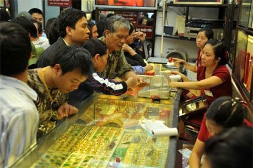 Giá vàng ngày 25/8: Thương chiến “nóng ran”, giá vàng tăng không ngừng