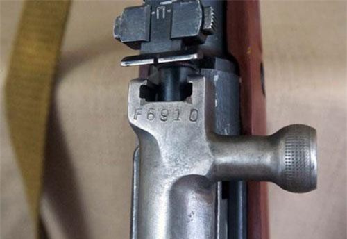 Cận cảnh súng trường quân sự CKC do Trung Quốc chế tạo