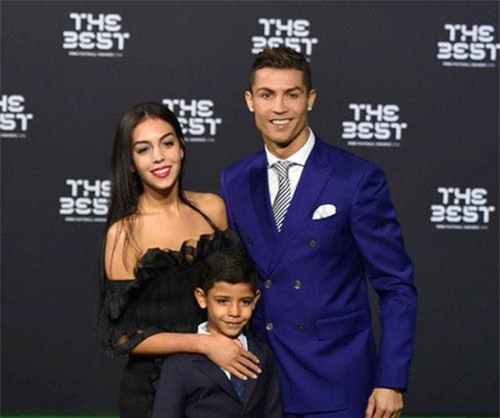 Tự nhận sống “không dễ dàng", Georgina Rodríguez quyết không rời bỏ C.Ronaldo